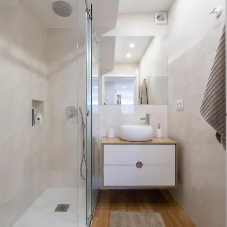 アパート Guestready - Stylish With Balcony In Gaia