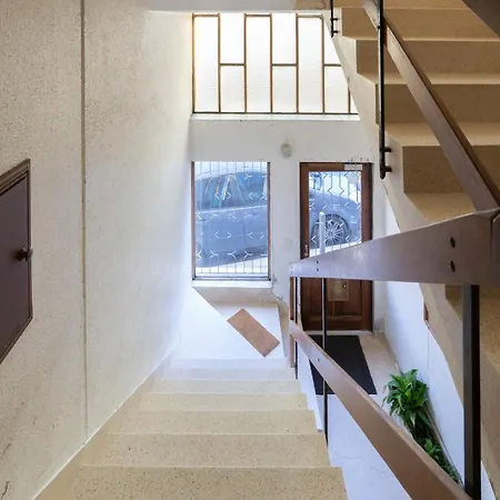 Guestready - Stylish With Balcony In Gaia Lägenhet